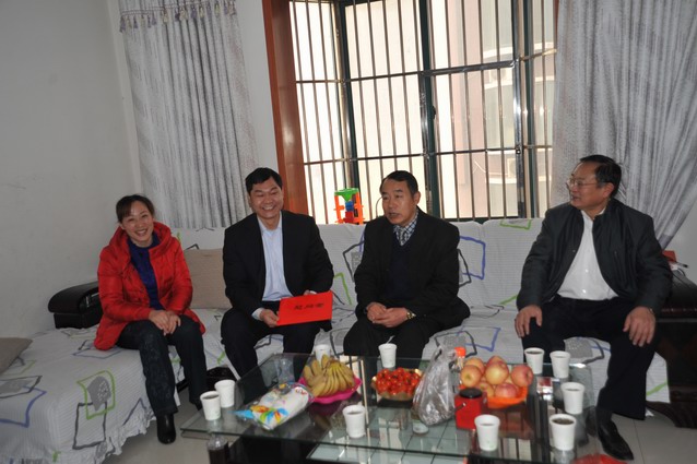 乔志猛走访慰问十八大代表、全国劳模潘兴喜