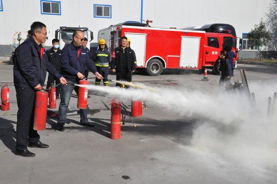 花园煤矿举行“冬季四防”应急演练