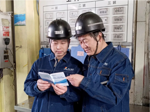 人手一本，安居煤矿“口袋书”成为职工学习“掌中宝”
