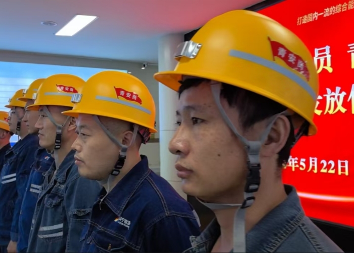 花园煤矿三岗人员亮身份，护航矿井安全生产。_副本.jpg