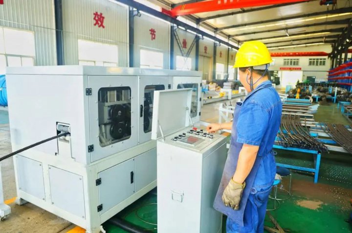 盛源公司高频加热锚索生产线正式投产